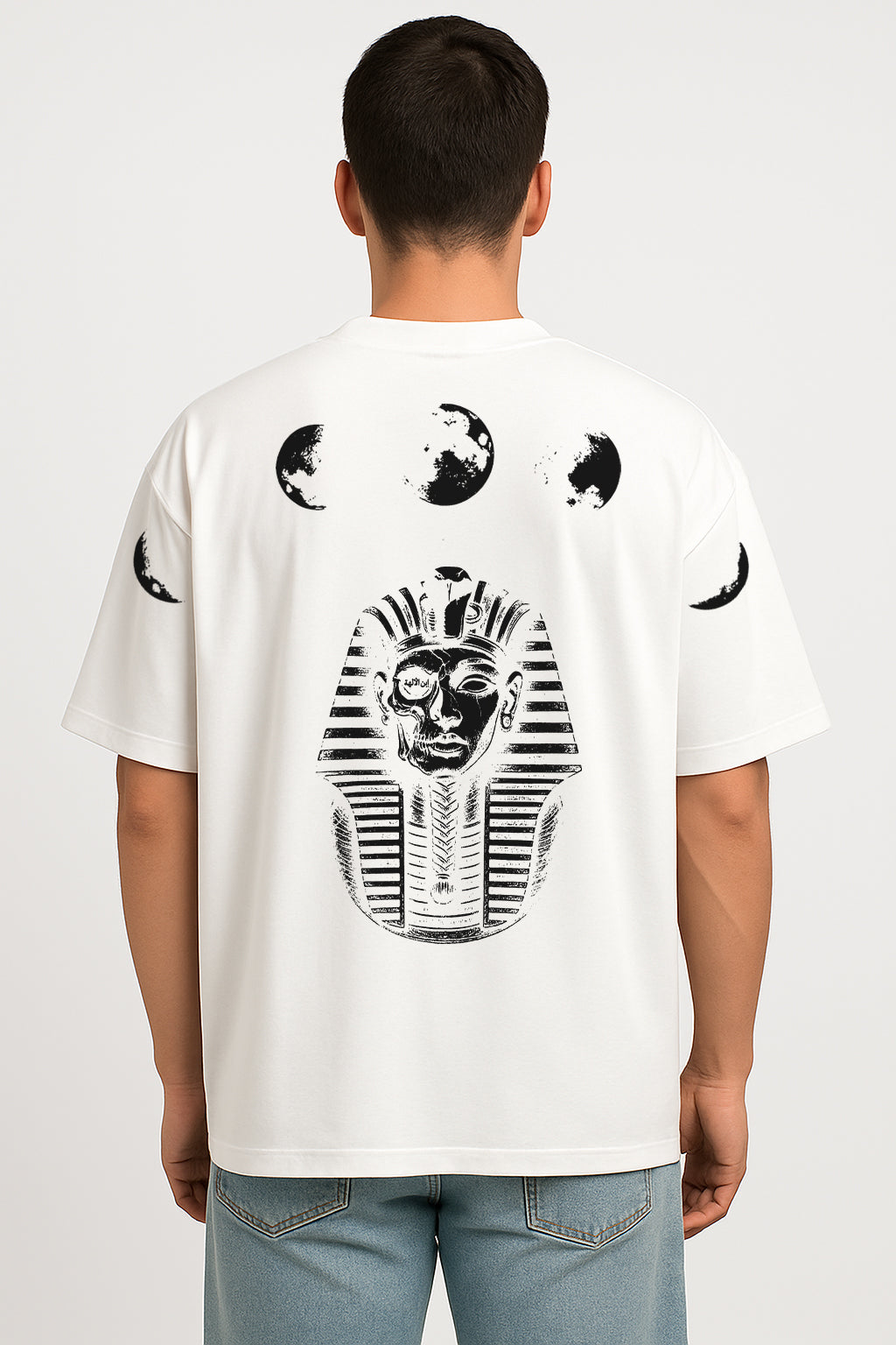 VÍCTOR MENDÍVIL - TUTANTAKMON OVERSIZE